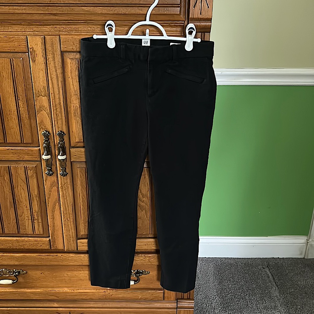GAP Black Straight Leg Pants Size 04